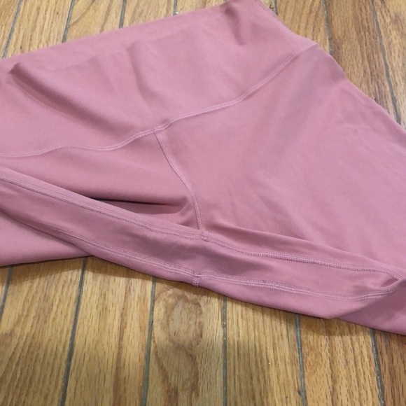 Lulu🍋 Rustic Coral Align 25” size 10 - Picture 4 of 7